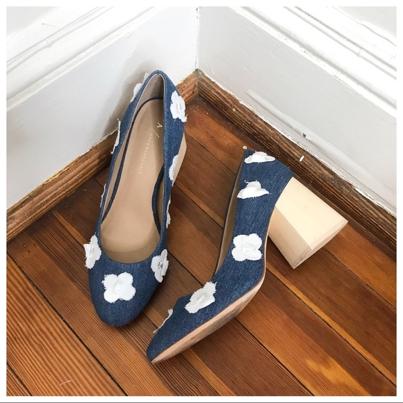 Anthropologie Shoes - Anthropologie Coming Up Roses Denim Block Heels